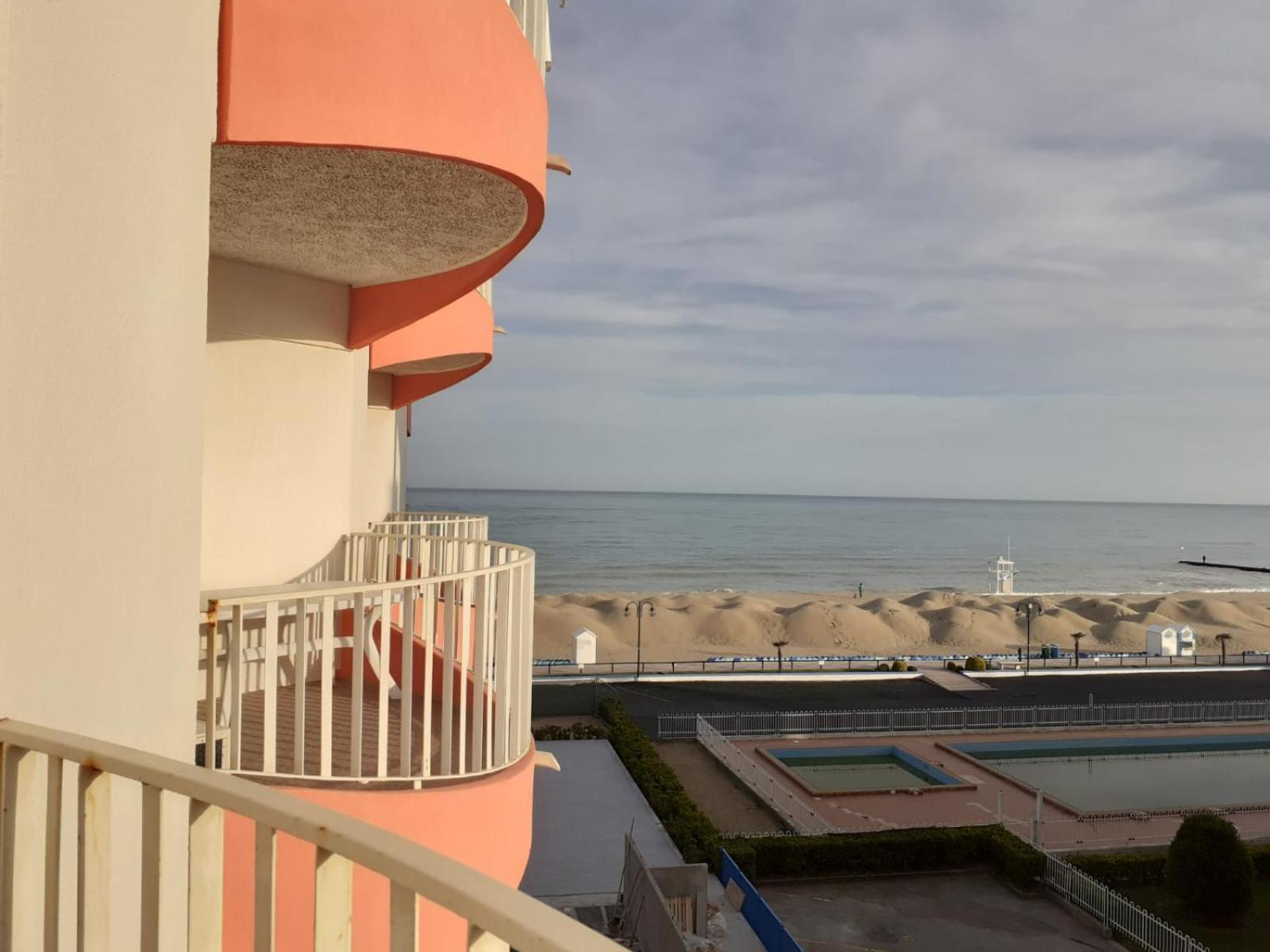 Residence Apollo - Walterigato Apartments Solo Per Famiglie Лидо ди Йезоло Екстериор снимка